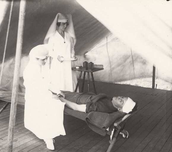University of Kentucky military technical training during World War I, Nurses tend to an injured cadet, 191